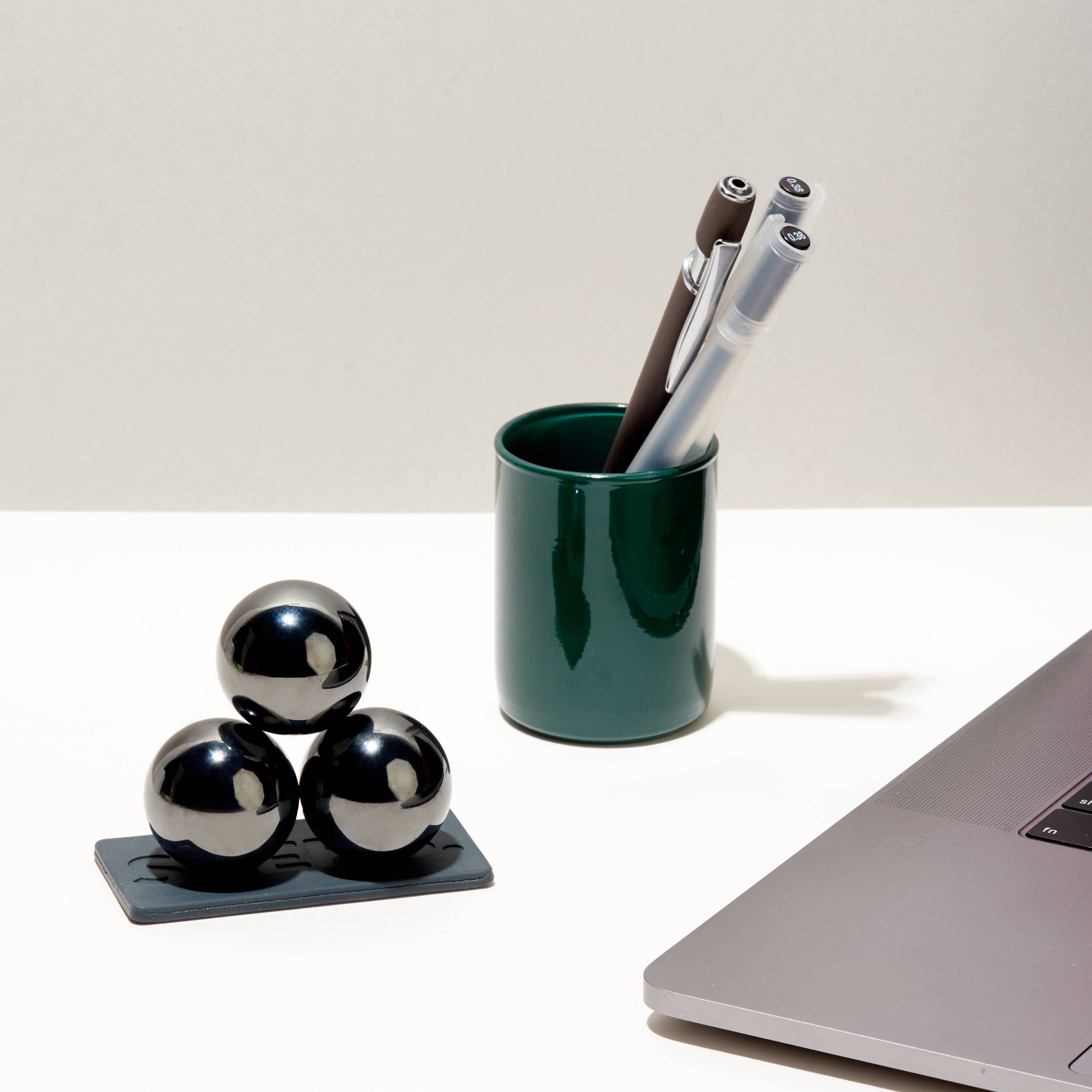 Speks Fidget Desk Magnets / 3-Set