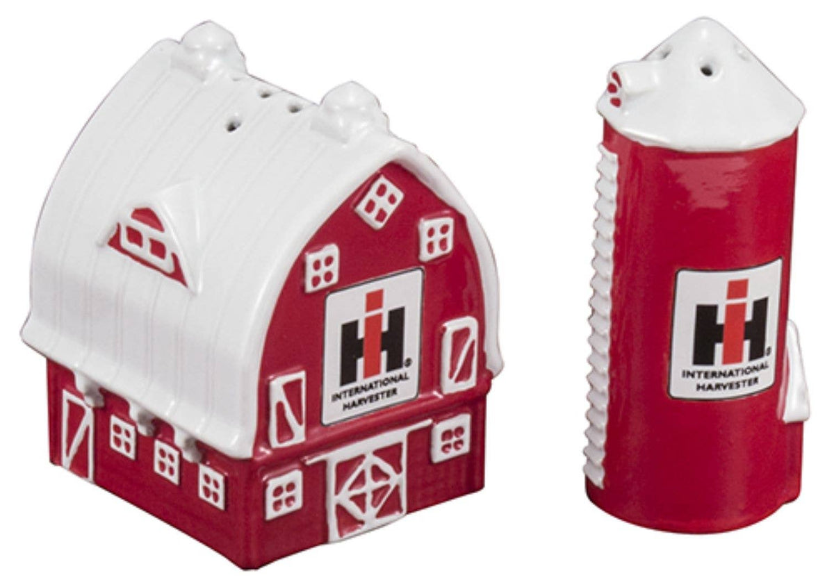 IH Farmall Barn & Silo Salt & Pepper Set