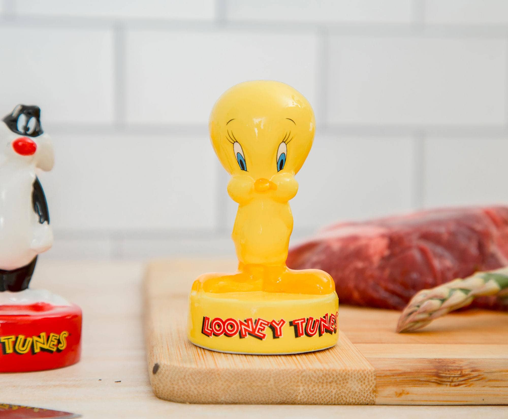 Looney Toons Sylvester & Tweety Shaker Set