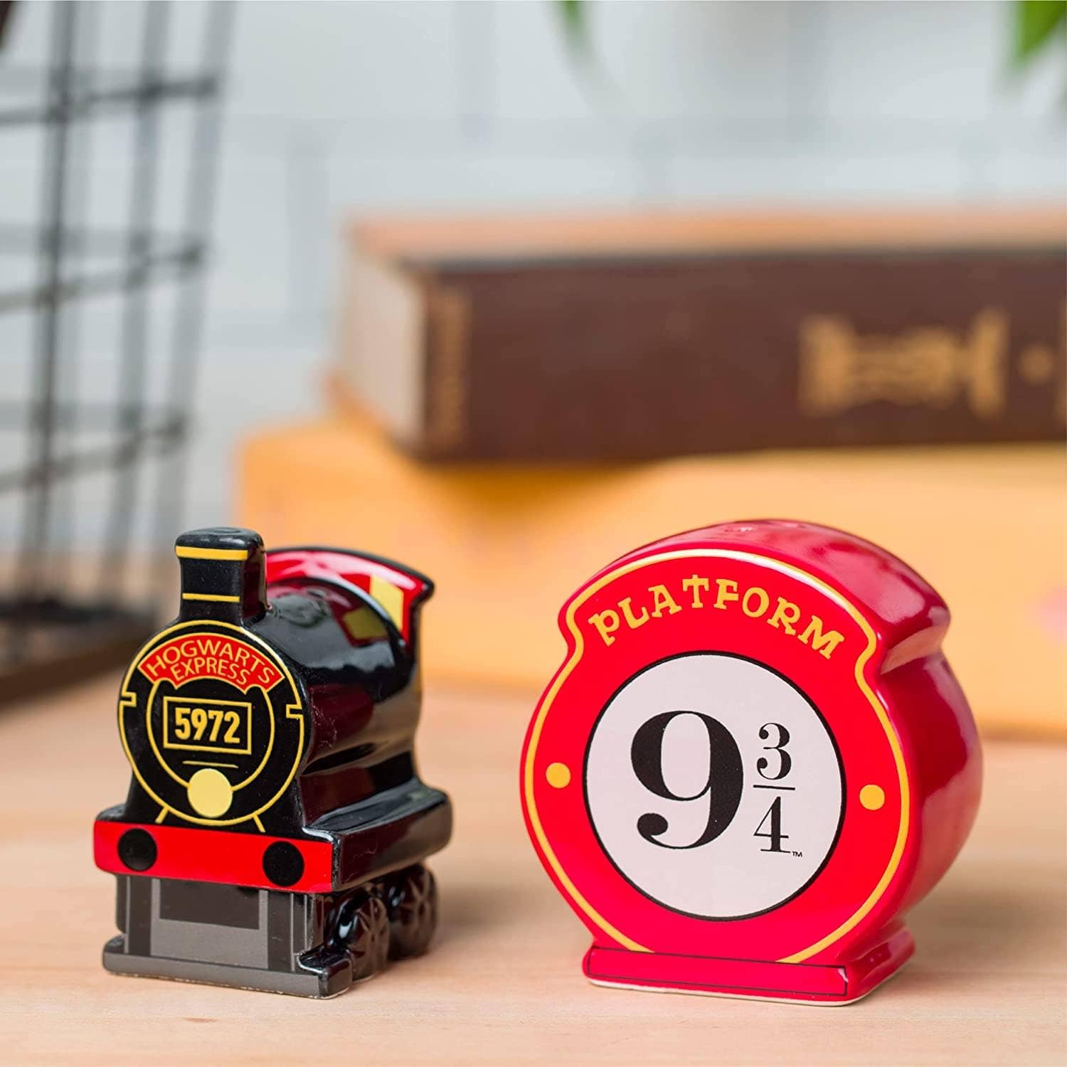 Harry Potter Hogwarts Express Ceramic Shaker Set
